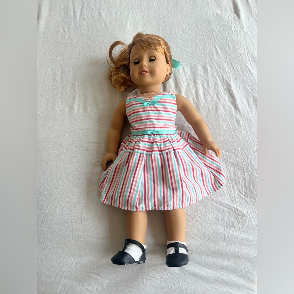American Girl doll MaryEllen 1954 Doll with original Box. With book. Used.